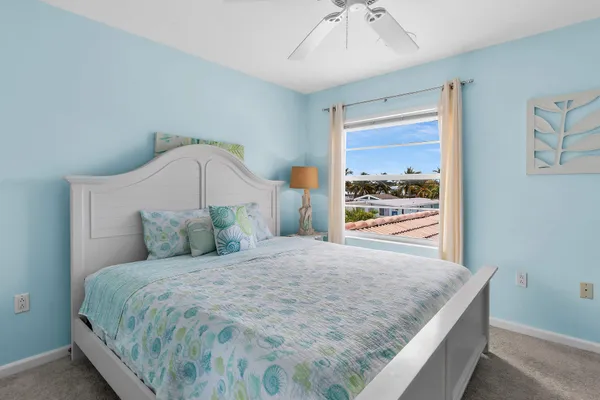 $1,275,000 | 180 9th Street, Key Colony Beach, FL 33051