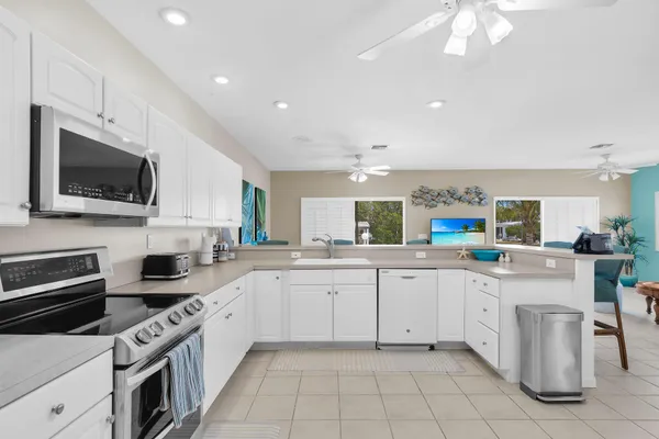 $1,275,000 | 180 9th Street, Key Colony Beach, FL 33051