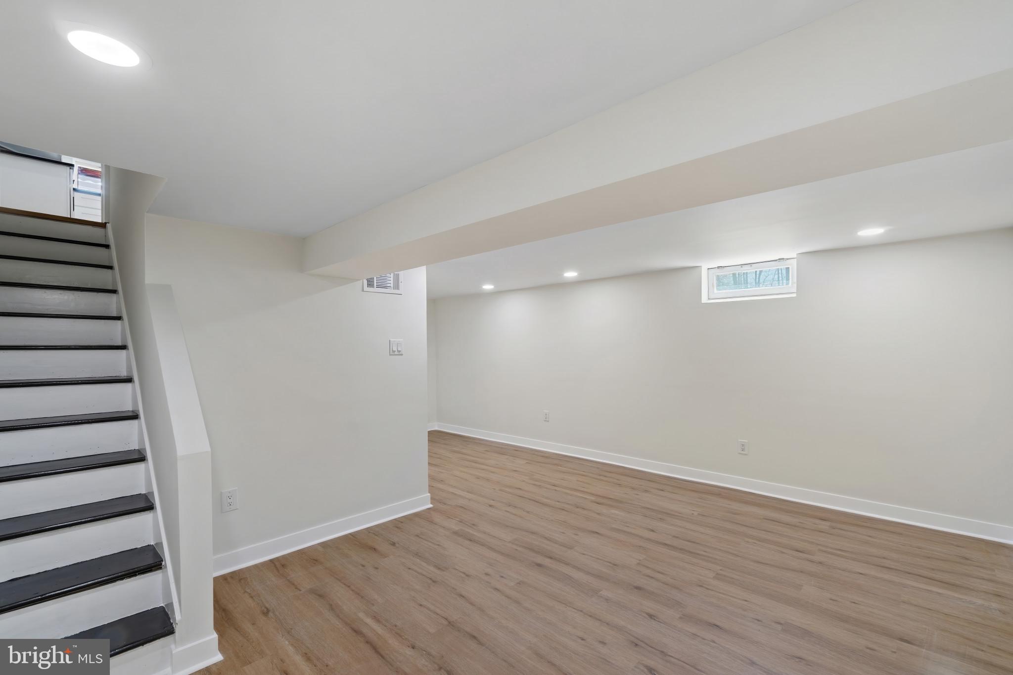 1631 Poles Road Baltimore, MD 21221 - Photo 8 of 31 Living room