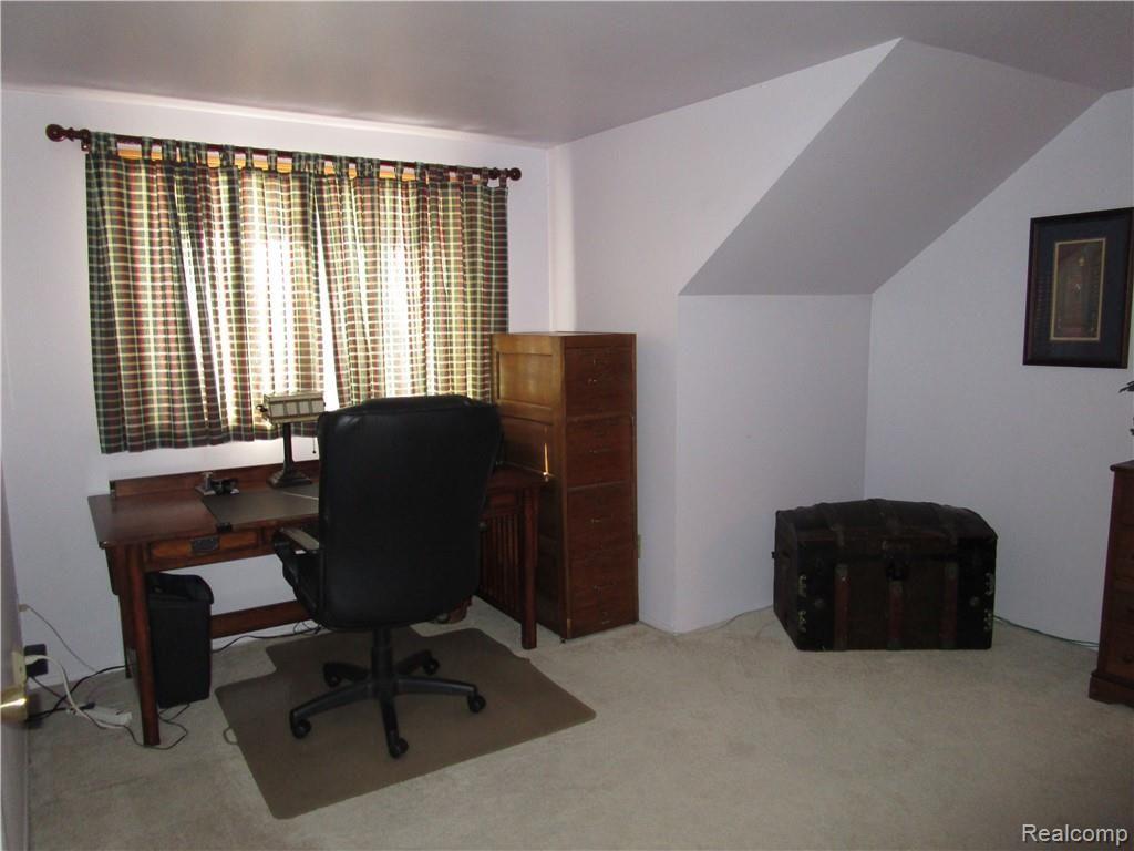 16000 Riverside Drive Livonia, MI 48154 - Photo 20 of 35 IMG_8254.JPG