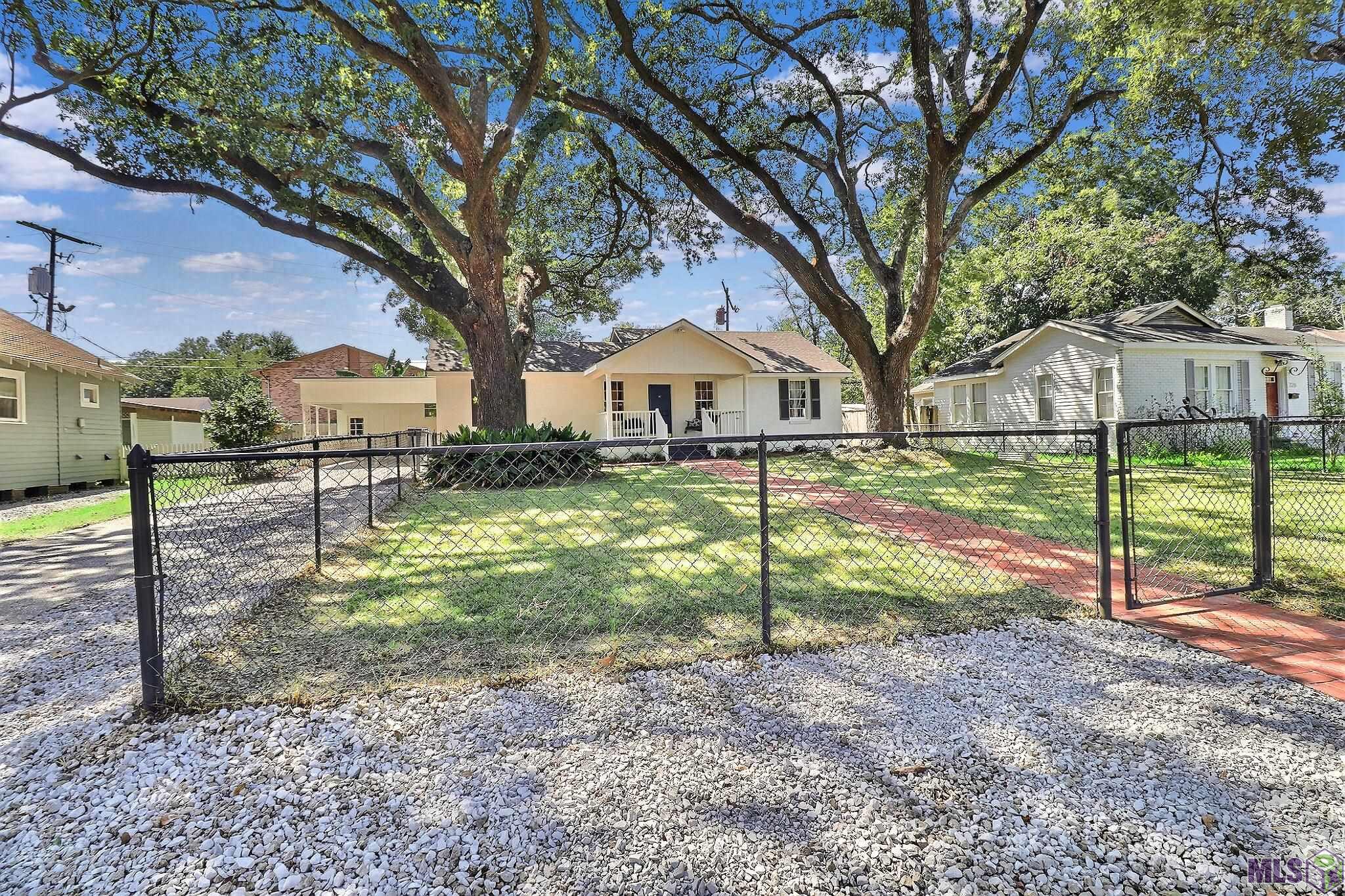 734 Caddo Street Baton Rouge, LA 70806 - Photo 27 of 30 Expanded driveway and parking pad