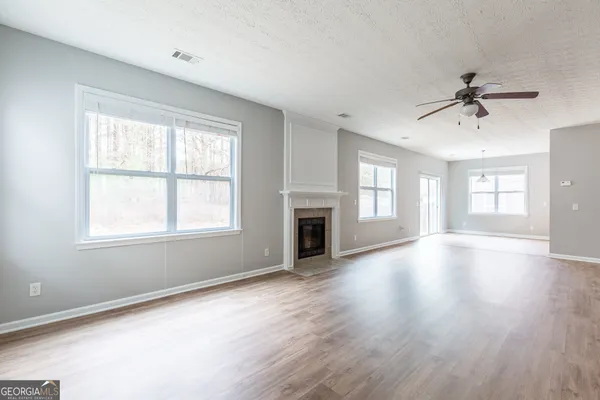 $2,295 | 3290 Cooper Woods Drive, Loganville, GA 30052