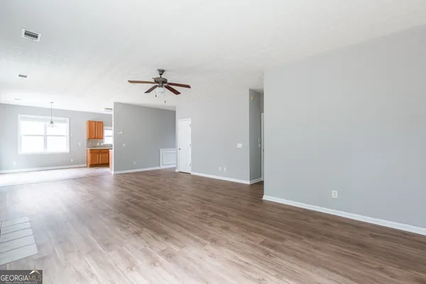 $2,295 | 3290 Cooper Woods Drive, Loganville, GA 30052