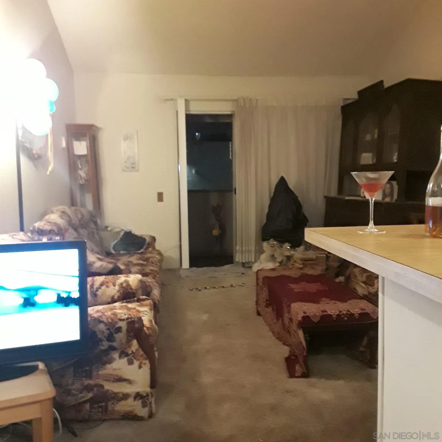3550 Ruffin Road, Unit 233 San Diego, CA 92123 - Photo 11 of 17 a living room with furniture