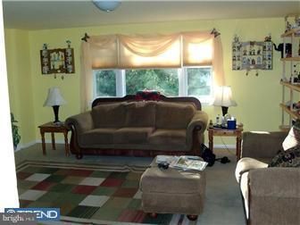 2842 Welsh Road Philadelphia, PA 19152 - Photo 2 of 6 Gallery Image 2