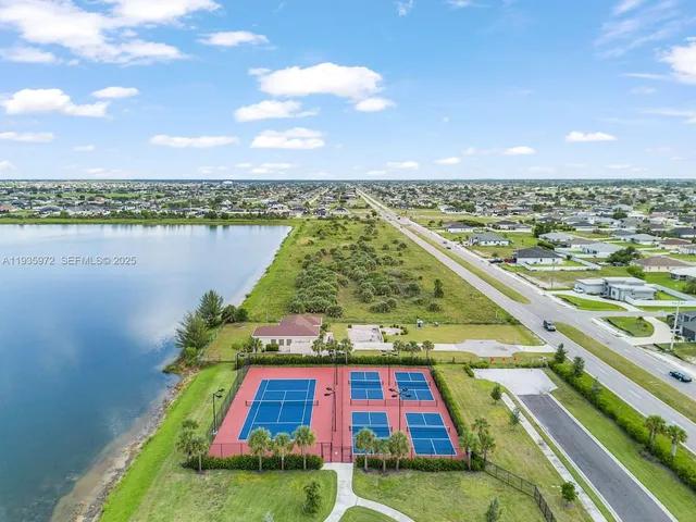 $3,500 | 425 Coral Reef Place, Cape Coral, FL 33993