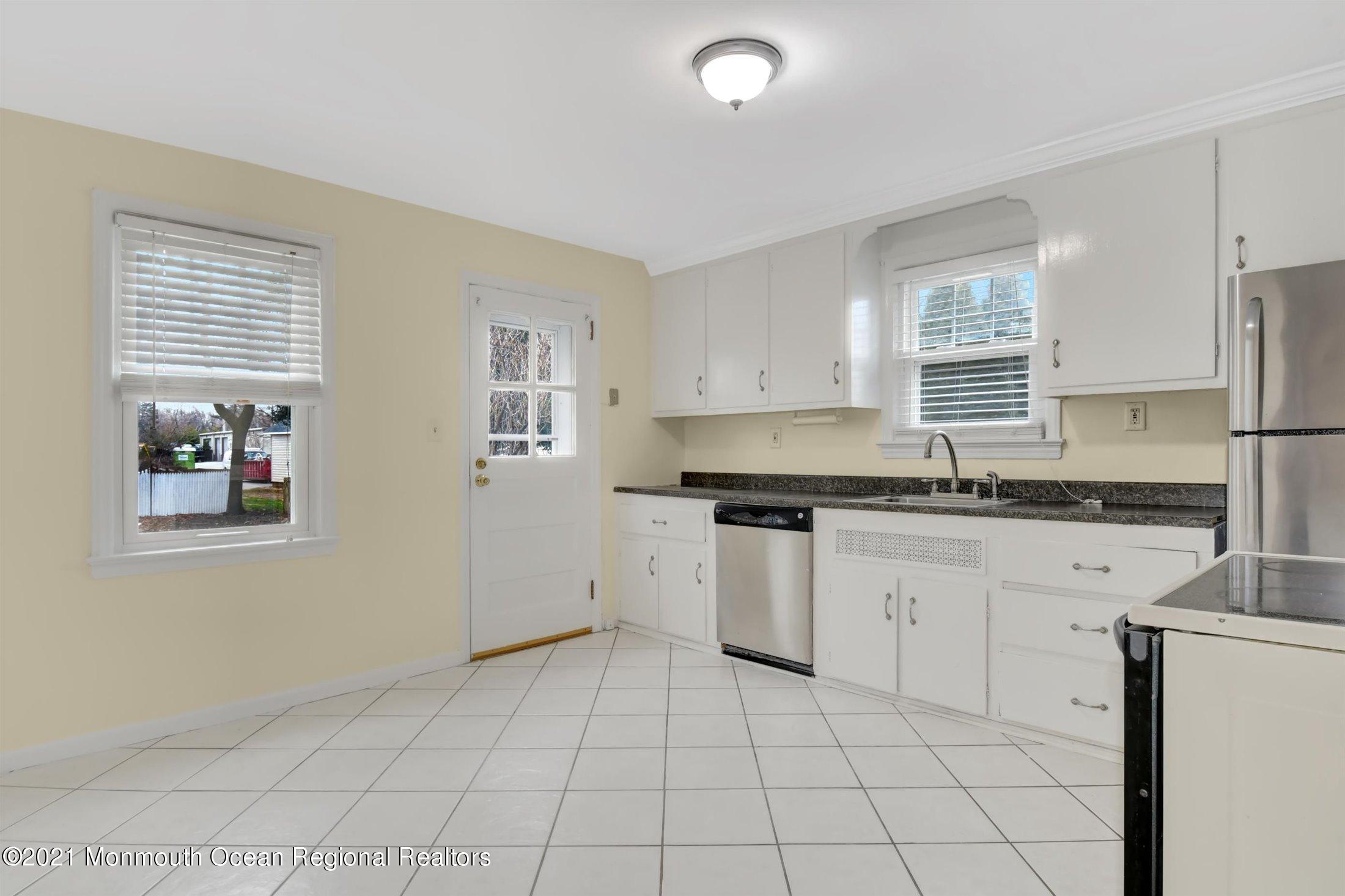 58 Maple Avenue Little Silver, NJ 07739 - Photo 7 of 16 07-Kitchen