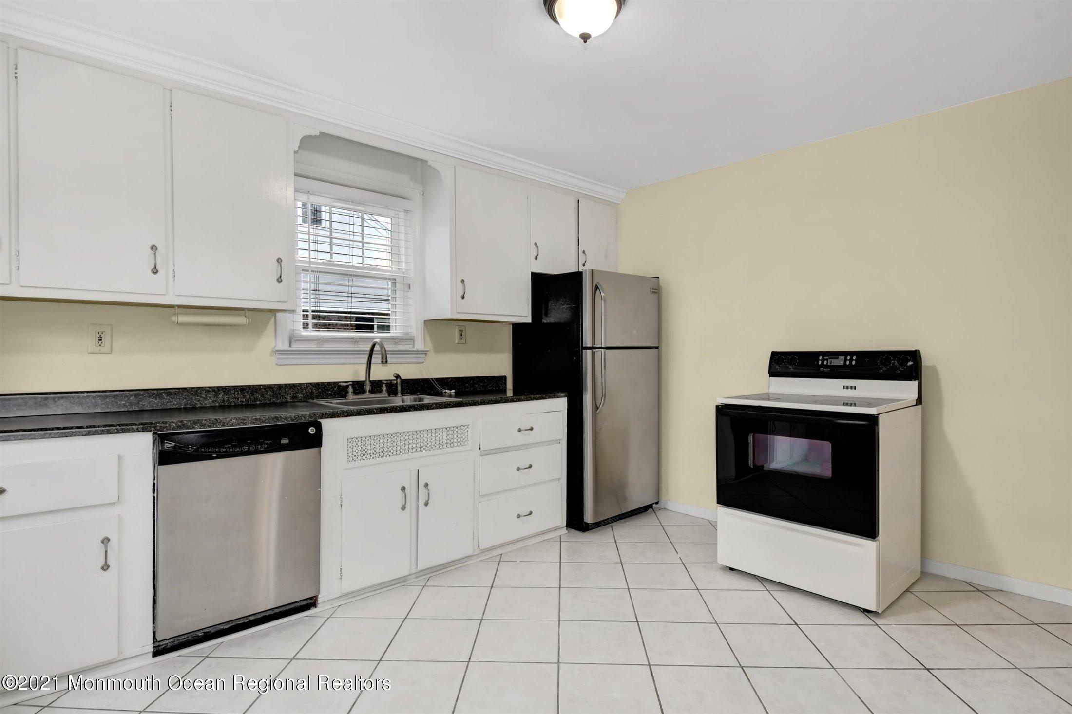 58 Maple Avenue Little Silver, NJ 07739 - Photo 8 of 16 08-Kitchen