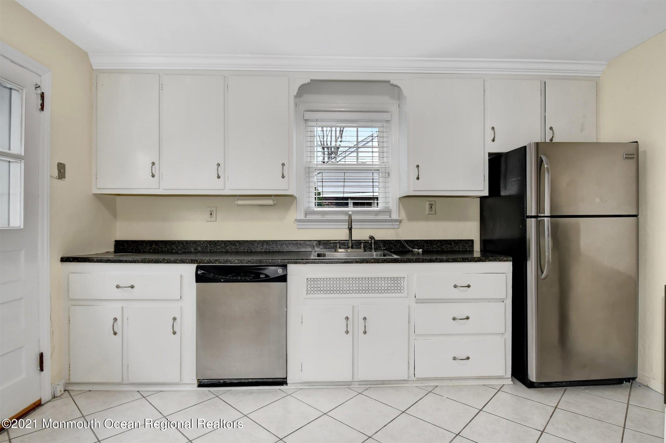 58 Maple Avenue Little Silver, NJ 07739 - Photo 9 of 16 09-Kitchen