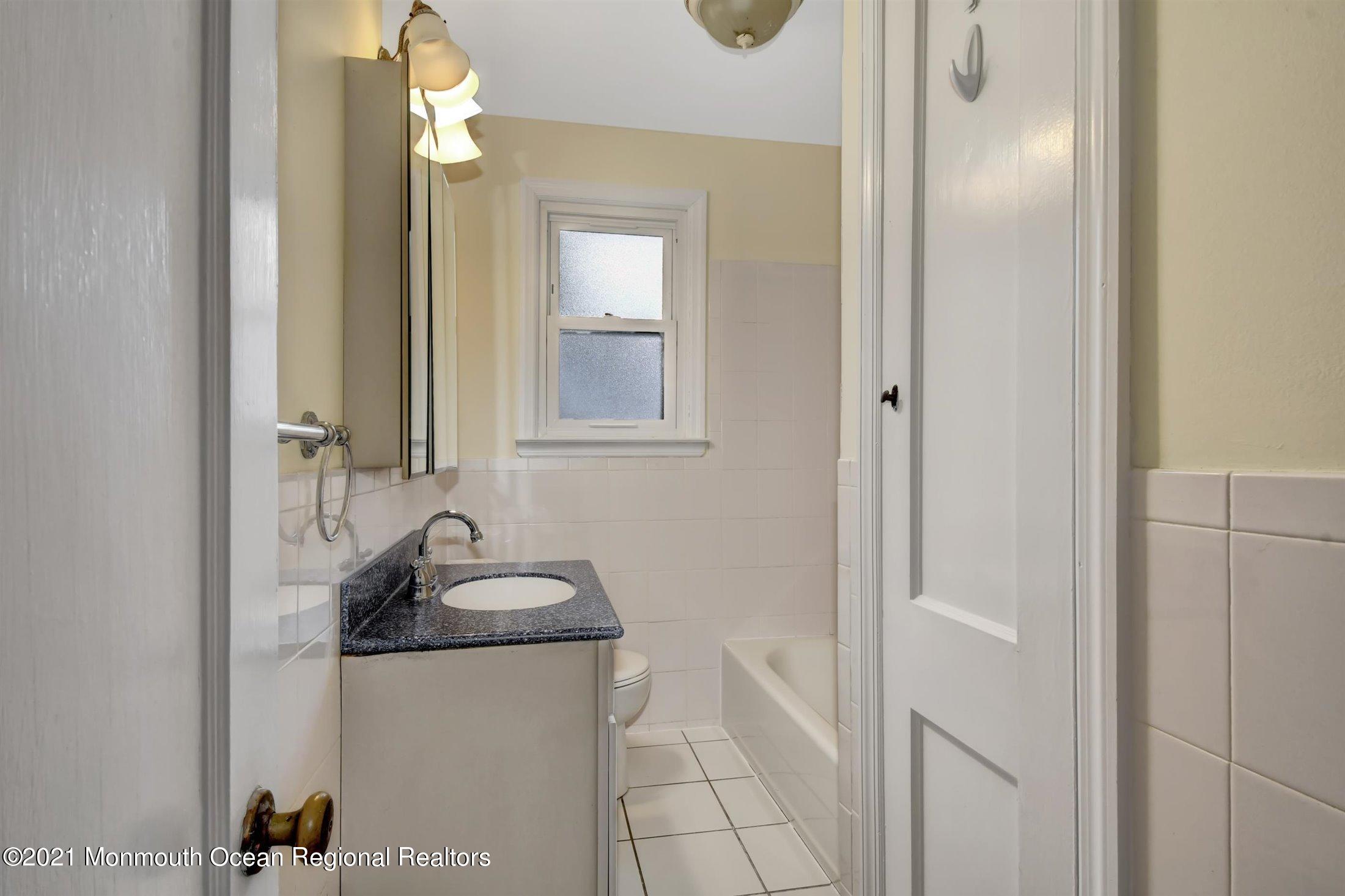 58 Maple Avenue Little Silver, NJ 07739 - Photo 10 of 16 10-Bathroom