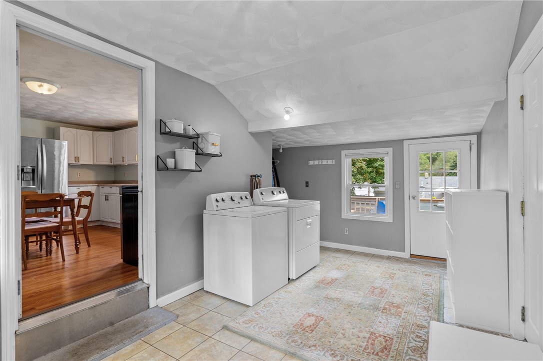 35 Angus Street Coventry, RI 02816 - Photo 14 of 36
