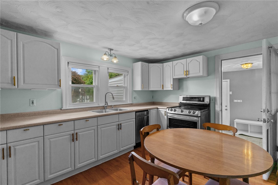 35 Angus Street Coventry, RI 02816 - Photo 19 of 36