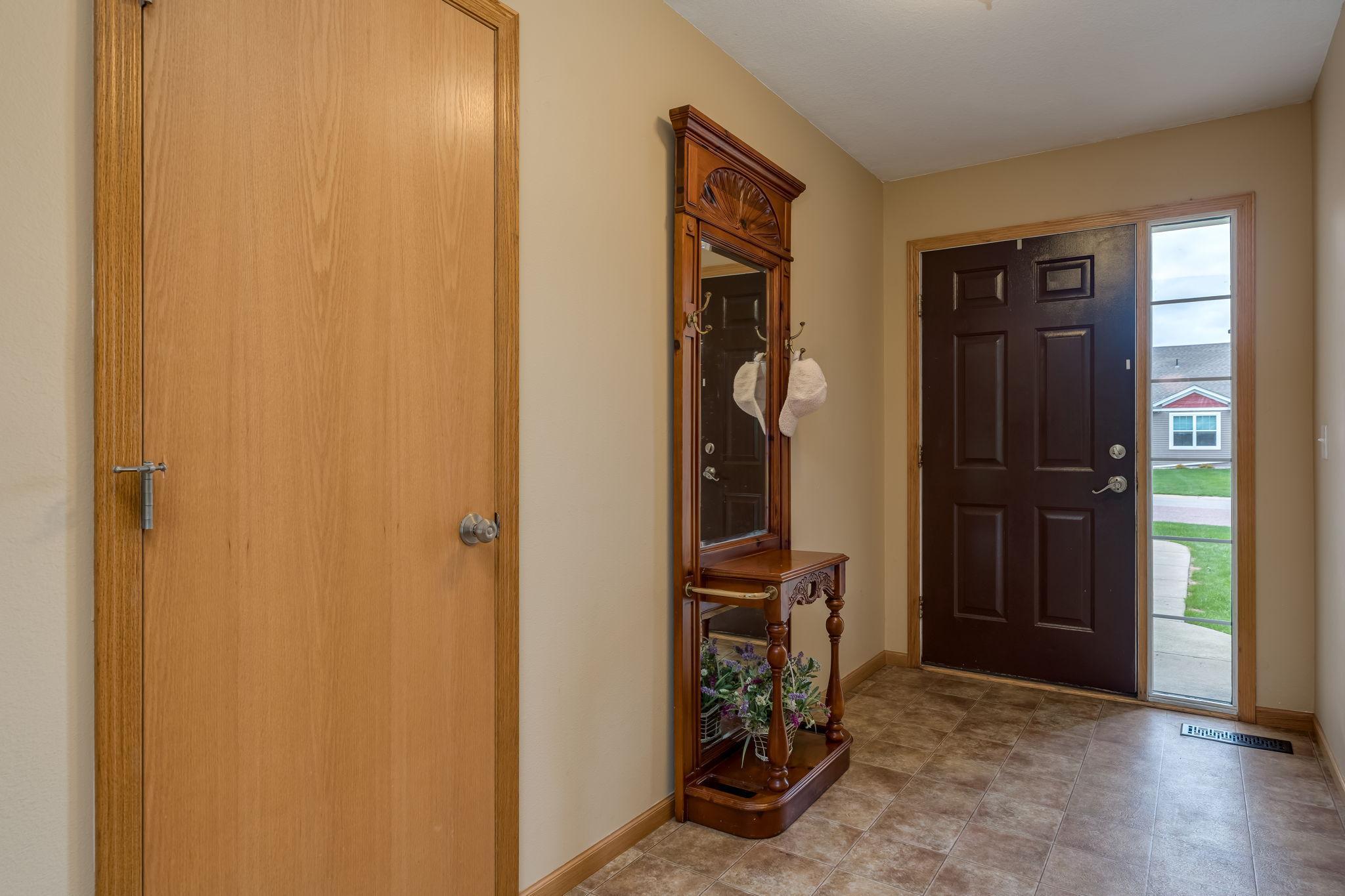 709 Tomahawk Court Madison Lake, MN 56063 - Photo 3 of 24