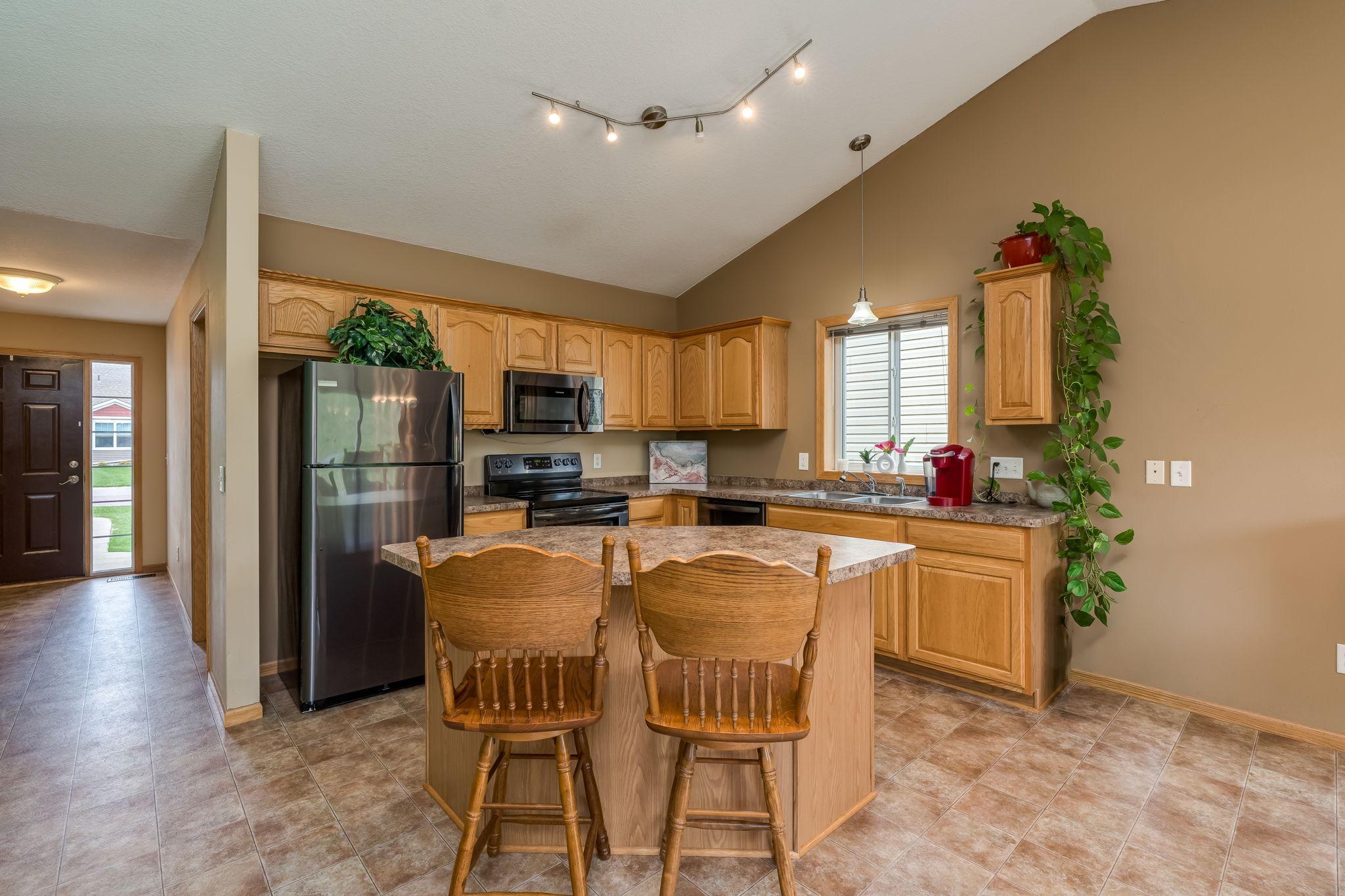 709 Tomahawk Court Madison Lake, MN 56063 - Photo 5 of 24