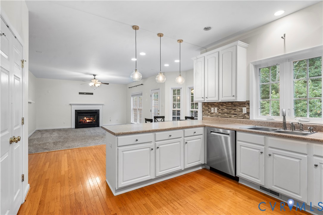 1301 Hawkins Wood Circle Midlothian, VA 23114 - Photo 11 of 50 a large kitchen with a large window