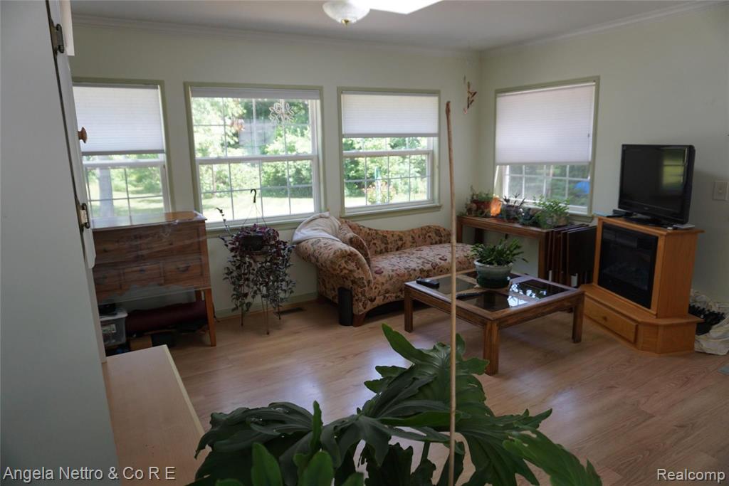50428 Bog Road Belleville, MI 48111 - Photo 12 of 34