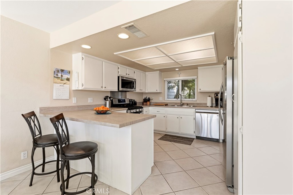 4574 Gateshead Oxnard, CA 93035 - Photo 34 of 71