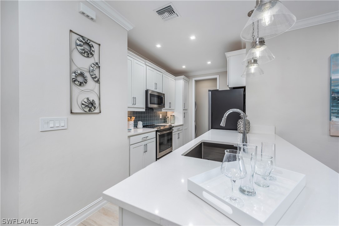 7405 Rockefeller Drive, Unit 187 Naples, FL 34119 - Photo 19 of 32 Gallery Image 19