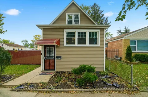 $220,000 | 12412 Lincoln Street, Calumet Park, IL 60827