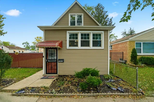 $220,000 | 12412 Lincoln Street, Calumet Park, IL 60827