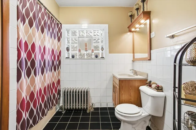 $220,000 | 12412 Lincoln Street, Calumet Park, IL 60827