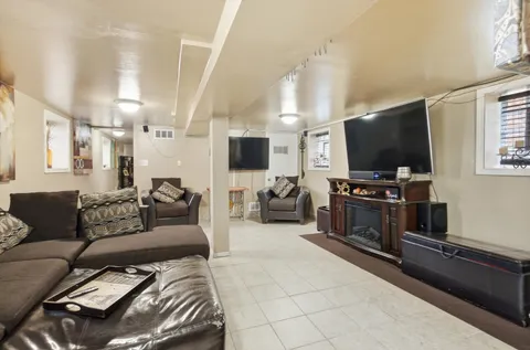 $210,000 | 12412 Lincoln Street, Calumet Park, IL 60827