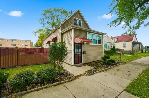 $210,000 | 12412 Lincoln Street, Calumet Park, IL 60827