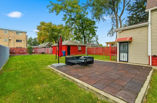 $220,000 | 12412 Lincoln Street, Calumet Park, IL 60827