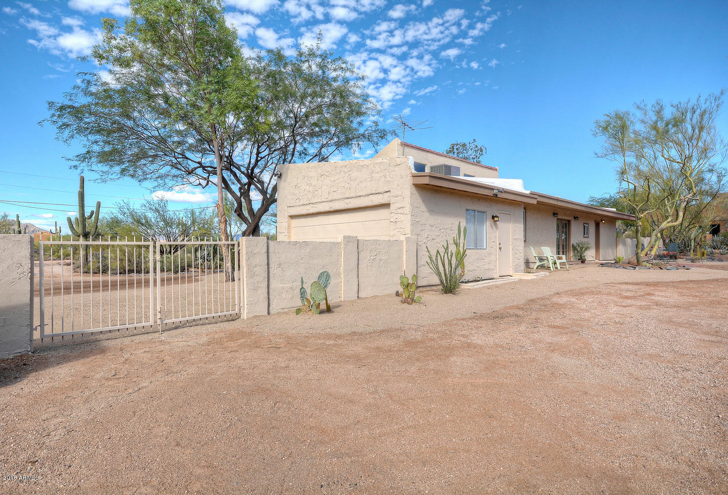 6631 East Lowden Road Cave Creek, AZ 85331 - Photo 25 of 25 Back of home/garage