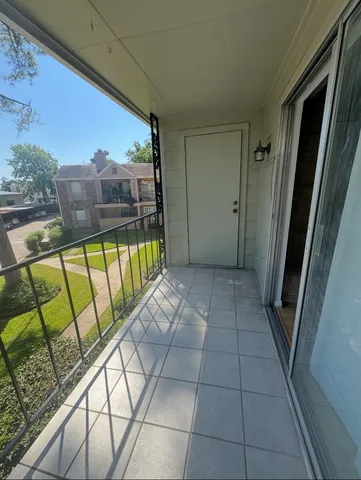 $122,900 | 2800 Jeanetta Street, Unit 612, Houston, TX 77063