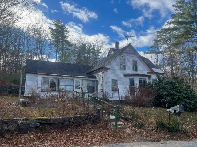 $225,000 | 34 East Lake Road, Fitzwilliam, NH 03447