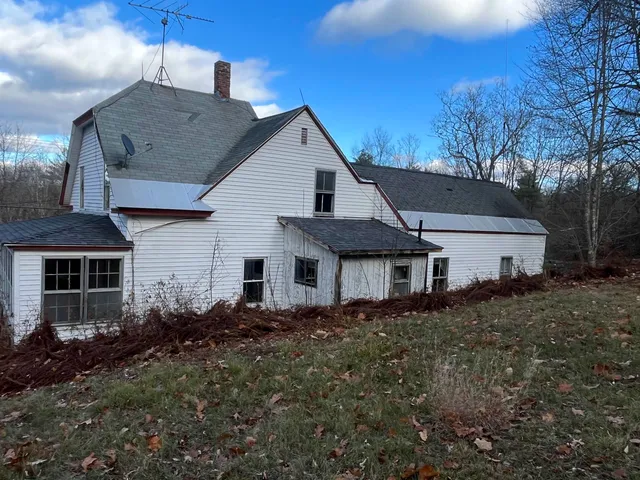 $225,000 | 34 East Lake Road, Fitzwilliam, NH 03447