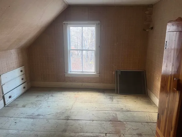 $225,000 | 34 East Lake Road, Fitzwilliam, NH 03447