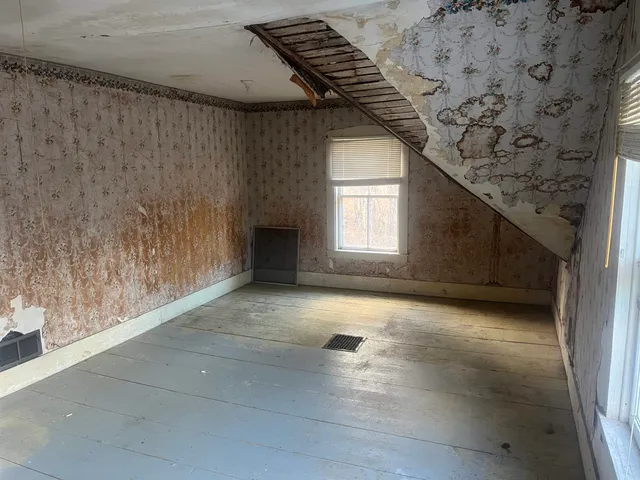 $225,000 | 34 East Lake Road, Fitzwilliam, NH 03447