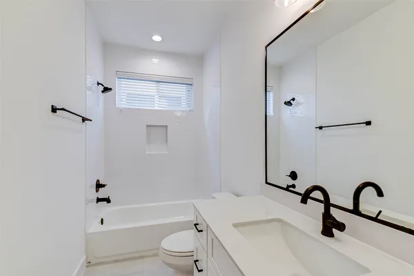 $3,850 | 1821 Prospect Street, Unit B, Houston, TX 77004