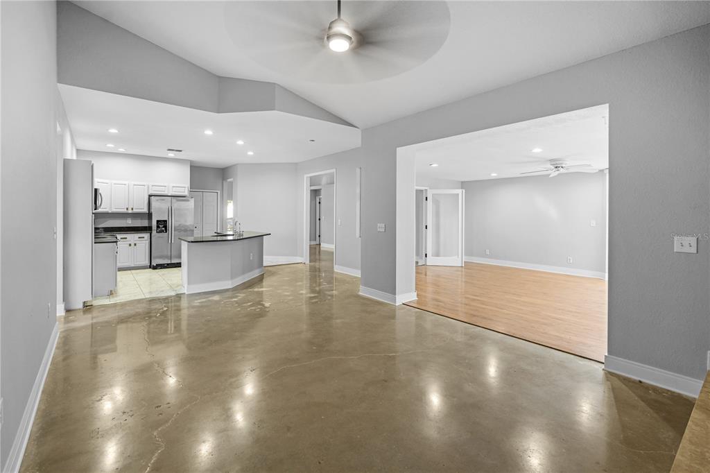 3616 Cypress Meadows Road Tampa, FL 33624 - Photo 11 of 31