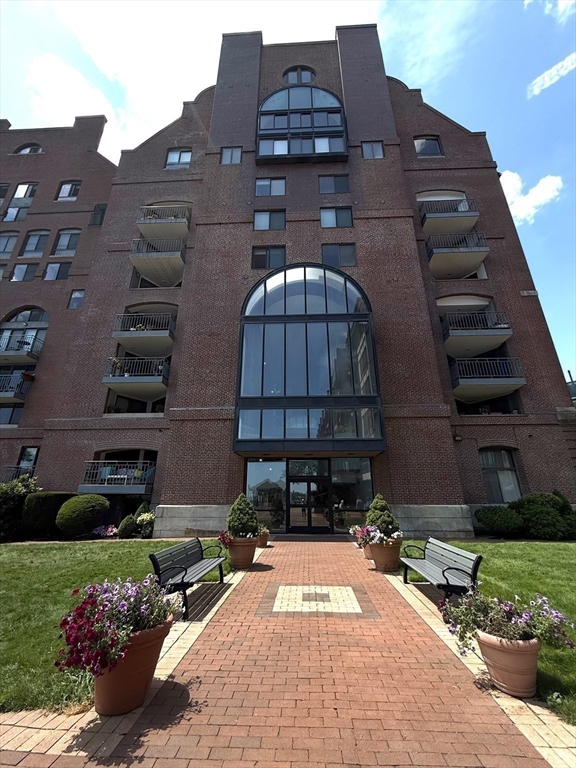 357 Commercial Street, Unit 716 Boston, MA 02109 - Photo 22 of 26