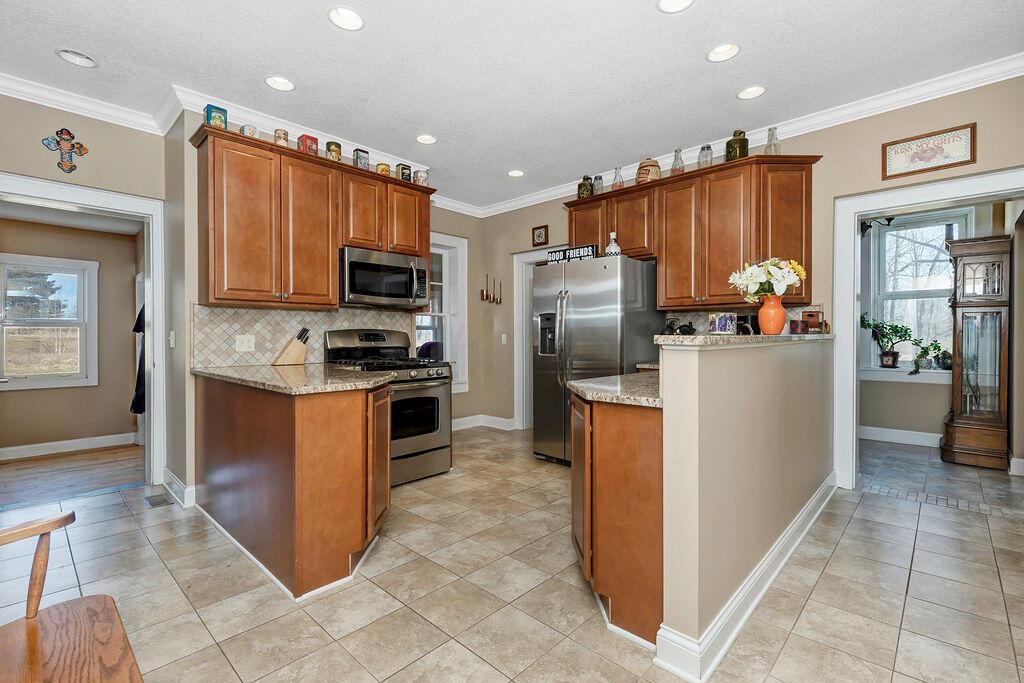 12775 Center Village Road Galena, OH 43021 - Photo 22 of 84 11-Kitchen