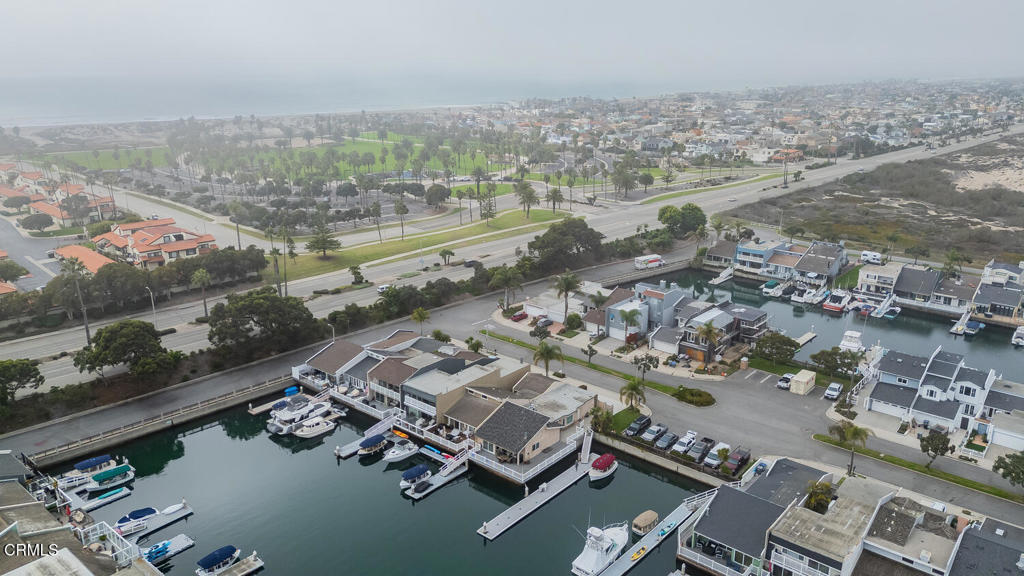 4604 Falkirk Bay Oxnard, CA 93035 - Photo 32 of 40 an aerial view of multiple house