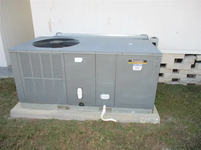 $86,000 | 3718 Castle Drive, Zephyrhills, FL 33540