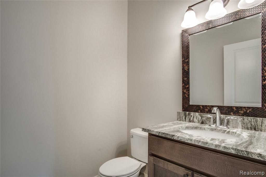 2914 Walsh Drive Rochester Hills, MI 48309 - Photo 17 of 36