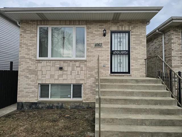 $499,000 | 4063 South Rockwell Street, Chicago, IL 60632