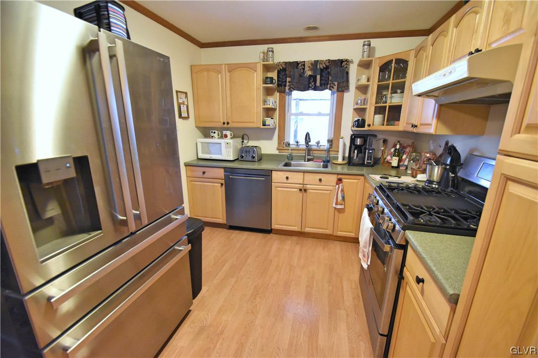 433 Alpha Road Wind Gap, PA 18091 - Photo 18 of 27 kitchen