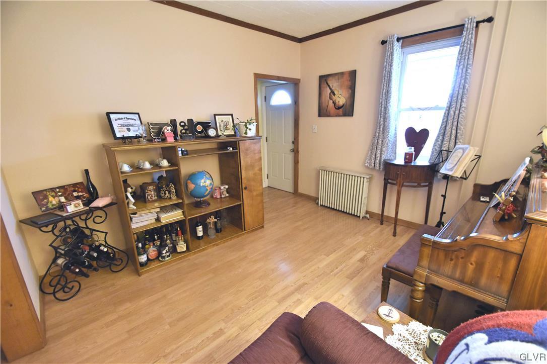 433 Alpha Road Wind Gap, PA 18091 - Photo 10 of 27 front living room