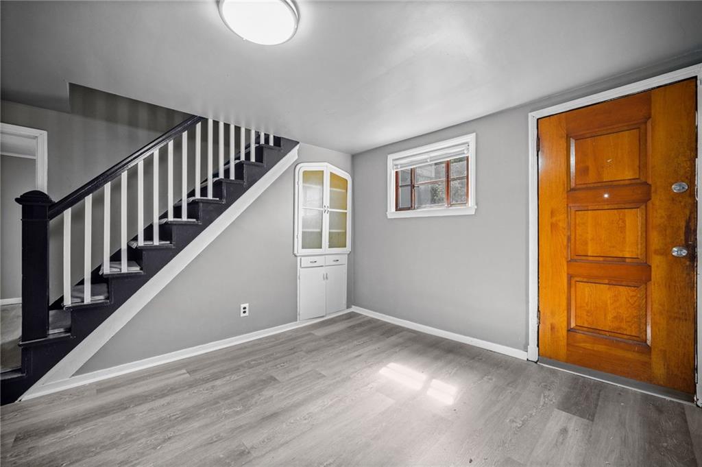 427 Price Braddock, PA 15104 - Photo 6 of 26