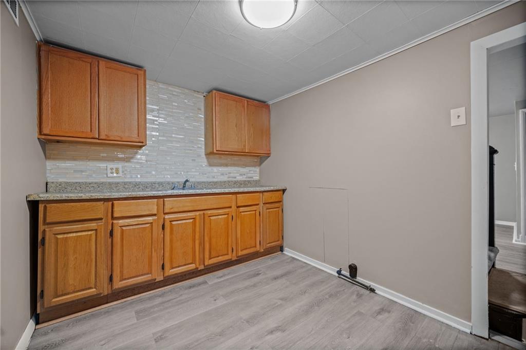 427 Price Braddock, PA 15104 - Photo 9 of 26