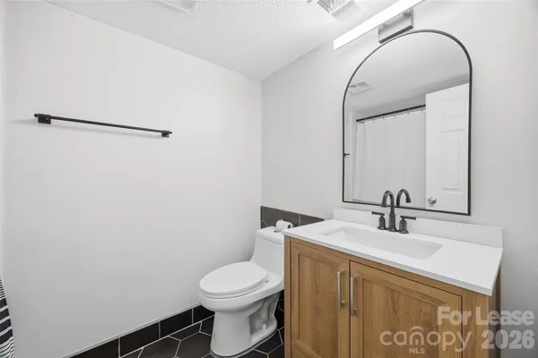 $1,750 | 4739 Hedgemore Drive, Unit O, Charlotte, NC 28209