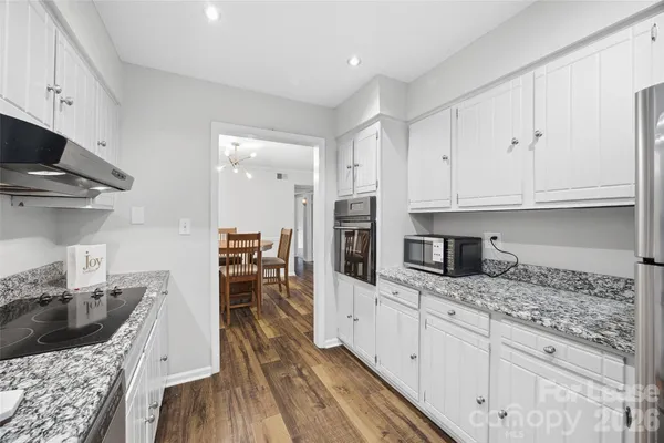 $1,750 | 4739 Hedgemore Drive, Unit O, Charlotte, NC 28209