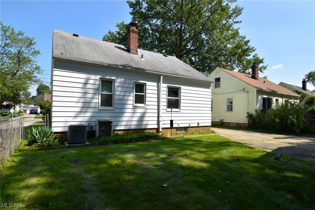 1182 Sunset Road Cleveland, OH 44124 - Photo 29 of 31
