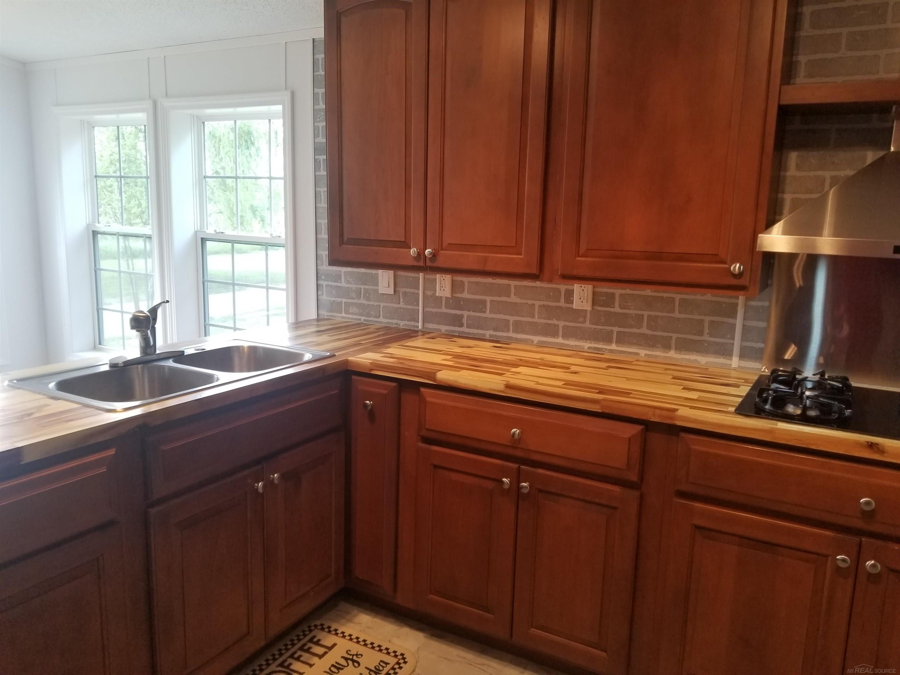 7450 Fisher Road Jeddo, MI 48032 - Photo 7 of 23